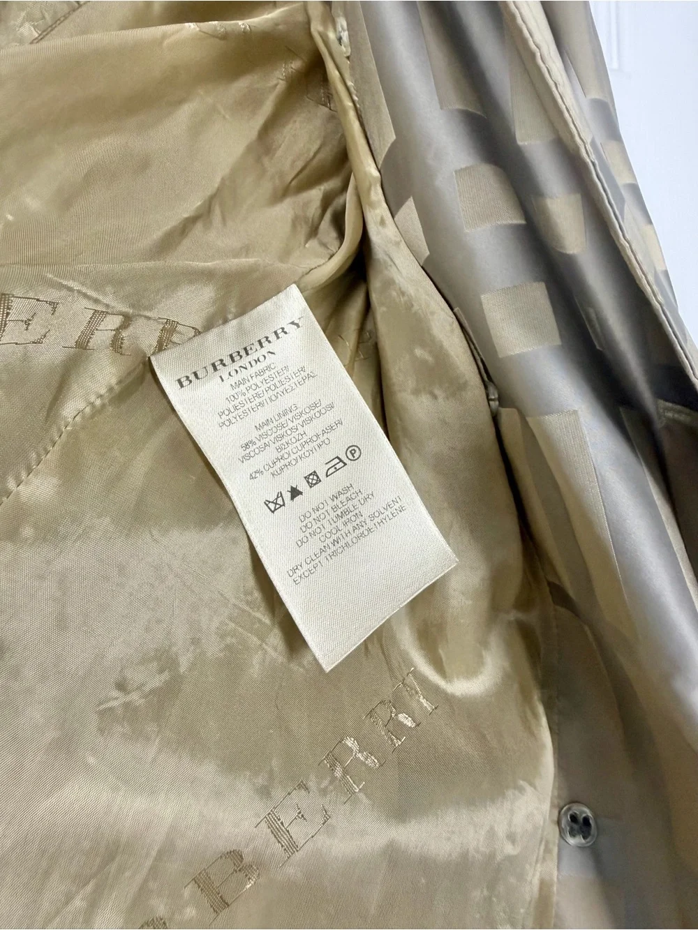 Burberry US 10 • Gray Tan Nova Check Plaid Hawkesbury Trench Coat Long.